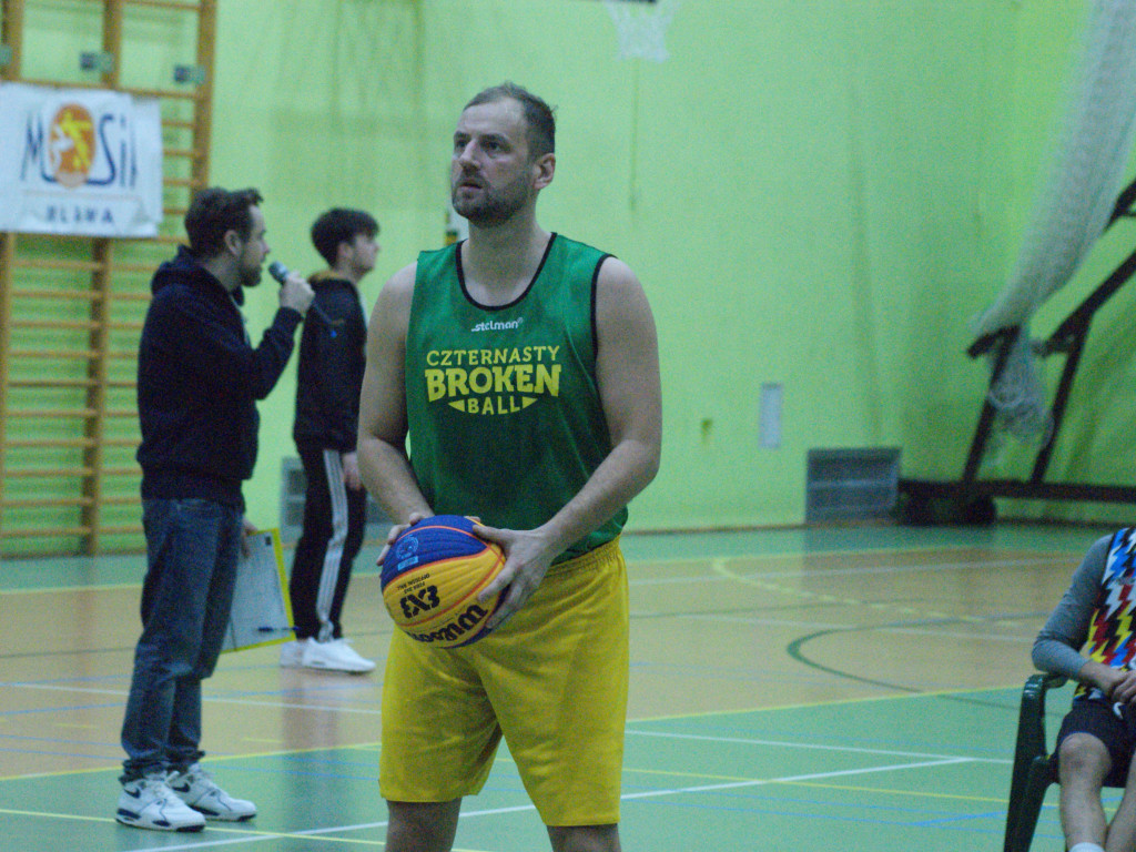 Rzut Bierwagena równo z syreną. Trójki dla Urbanka