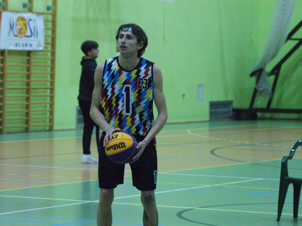 Rzut Bierwagena równo z syreną. Trójki dla Urbanka