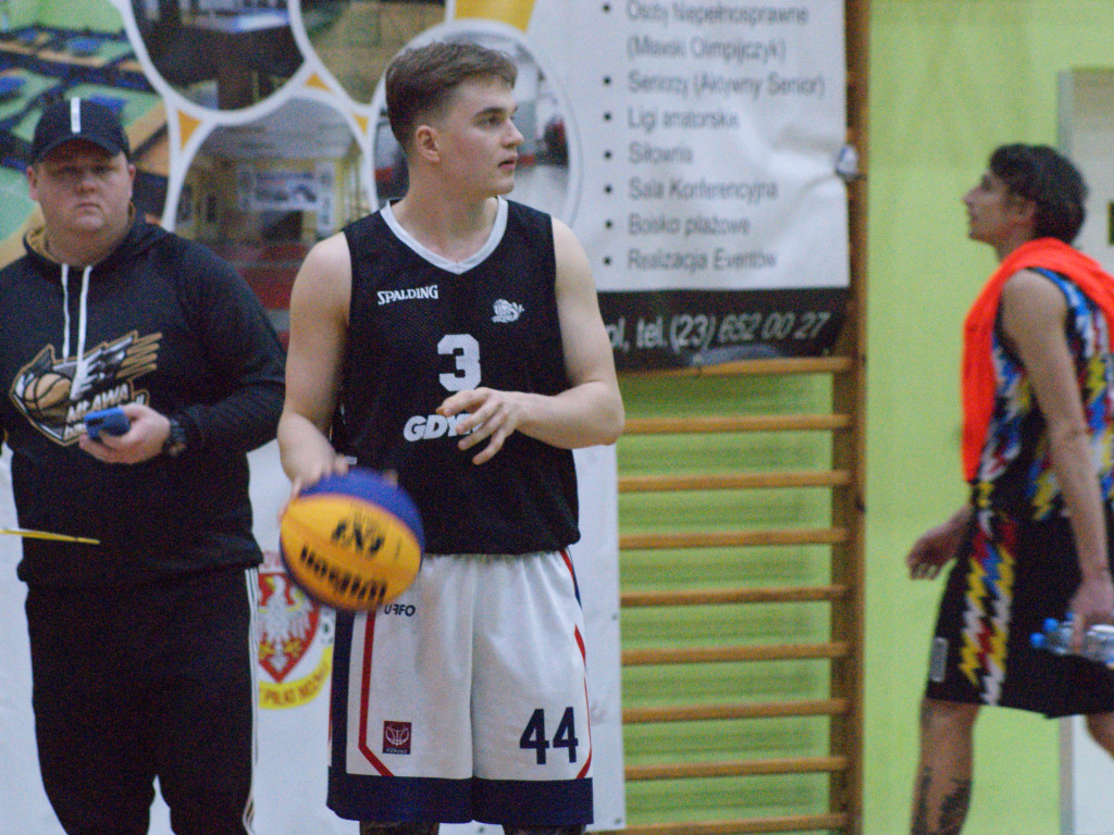 Rzut Bierwagena równo z syreną. Trójki dla Urbanka