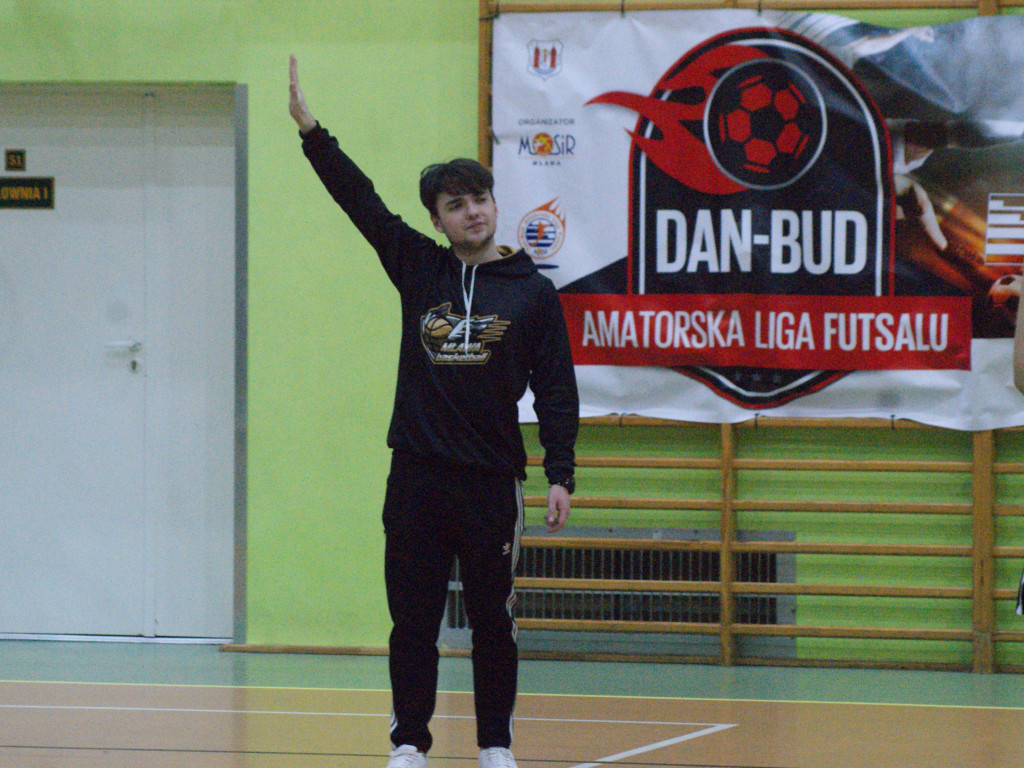 Rzut Bierwagena równo z syreną. Trójki dla Urbanka