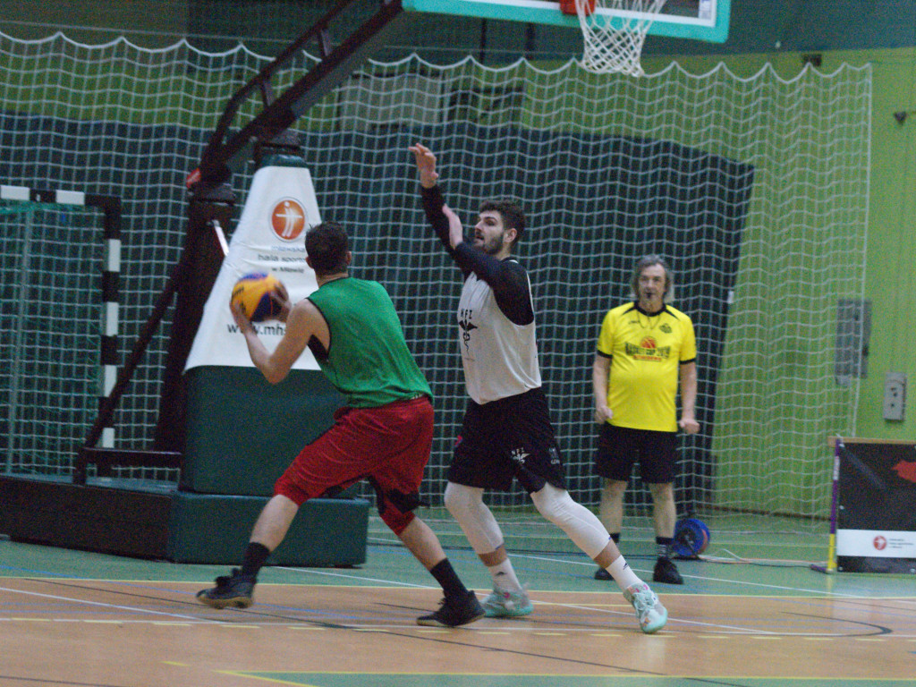 Rzut Bierwagena równo z syreną. Trójki dla Urbanka