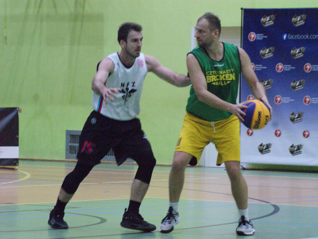 Rzut Bierwagena równo z syreną. Trójki dla Urbanka