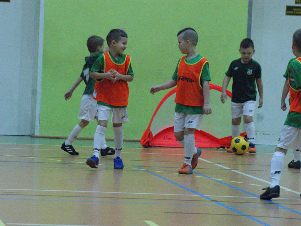 Mikołajkowe granie najmłodszych reprezentantów Mławianki