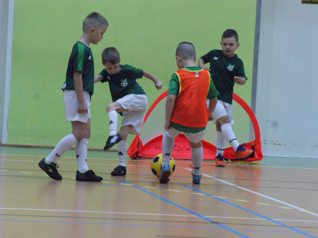 Mikołajkowe granie najmłodszych reprezentantów Mławianki