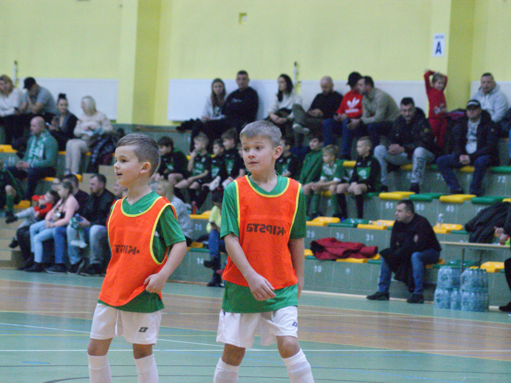 Mikołajkowe granie najmłodszych reprezentantów Mławianki