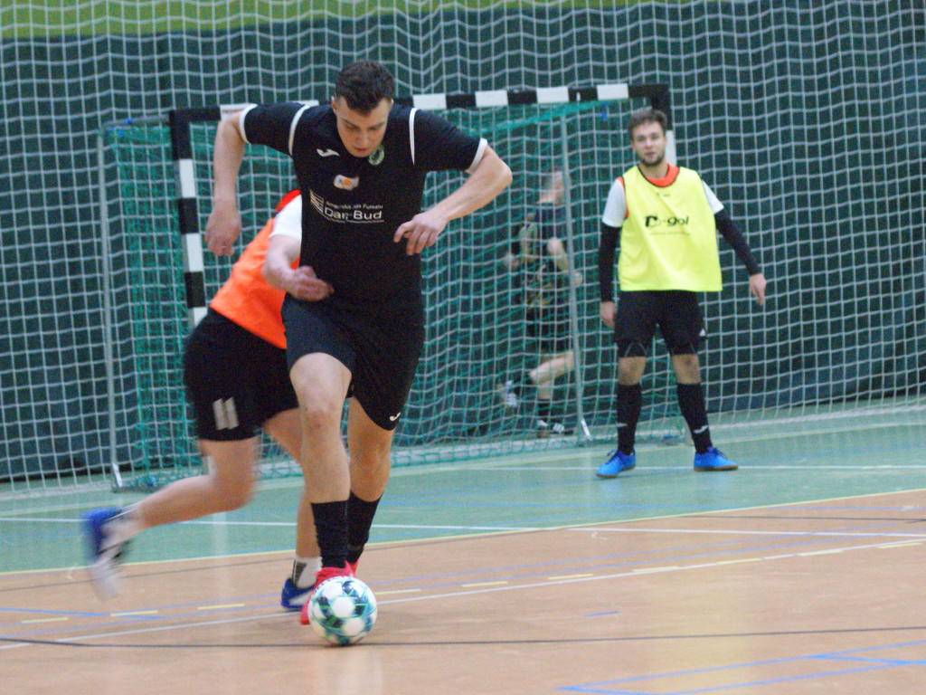 Mławianka z głównym trofeum. Młodzież na podium