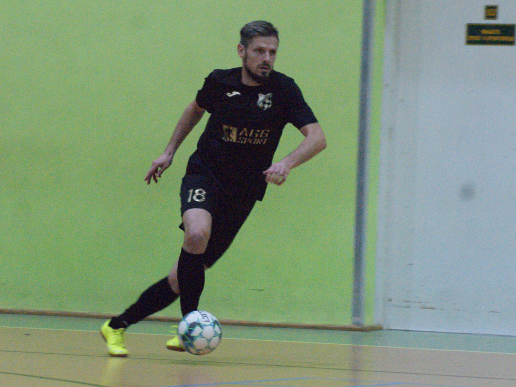 Mławianka z głównym trofeum. Młodzież na podium