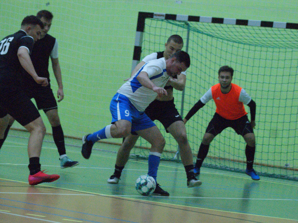 Mławianka z głównym trofeum. Młodzież na podium