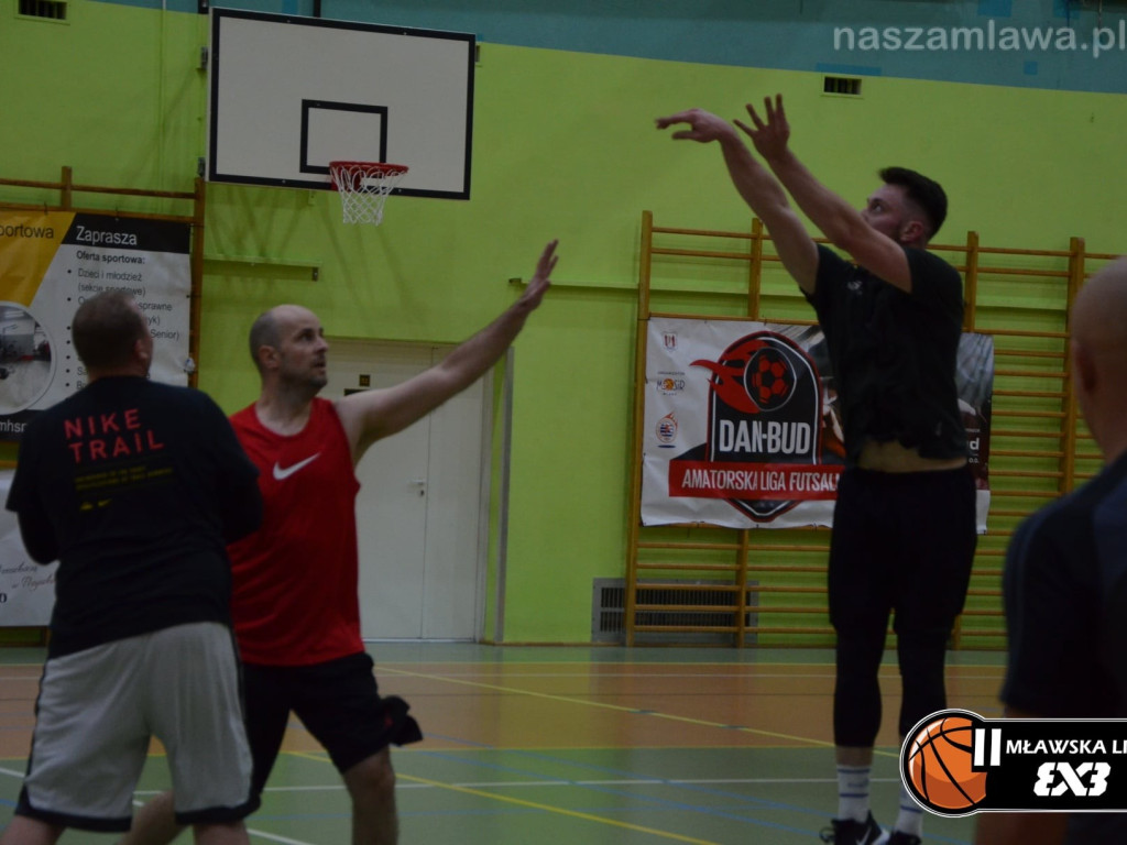 Mławski finał w czwartej rundzie. Wuja Squad ucieka