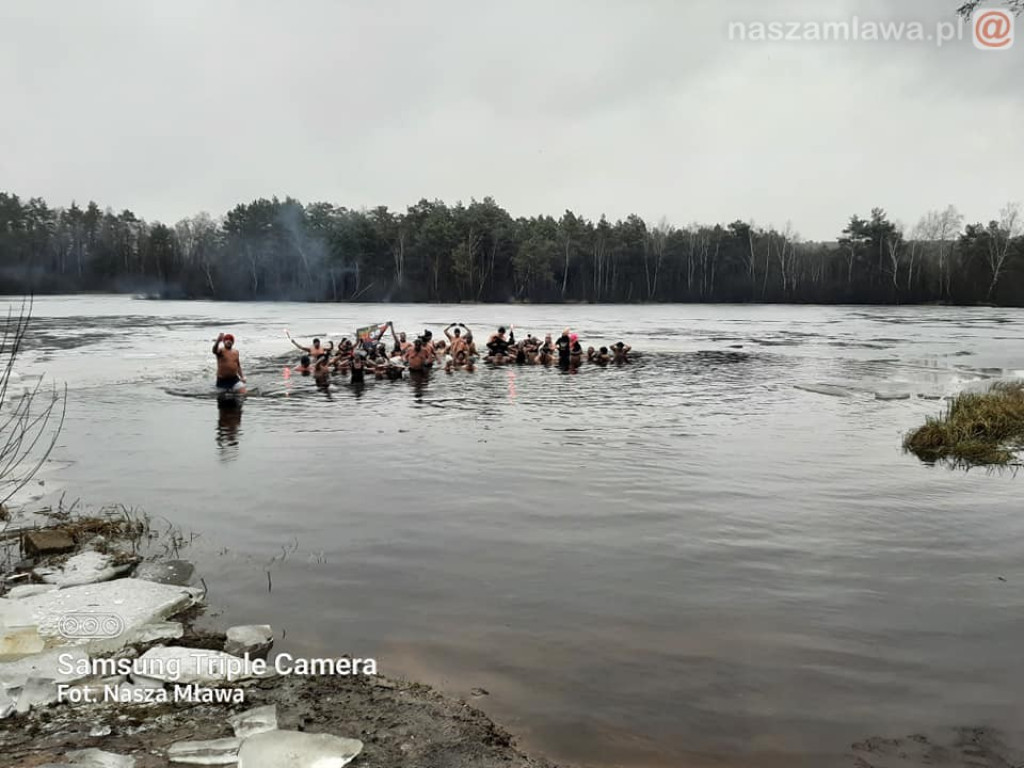 WOŚP. Morsowanie na Krajewie, pokazy i aukcje [ZDJĘCIA i FILMY]