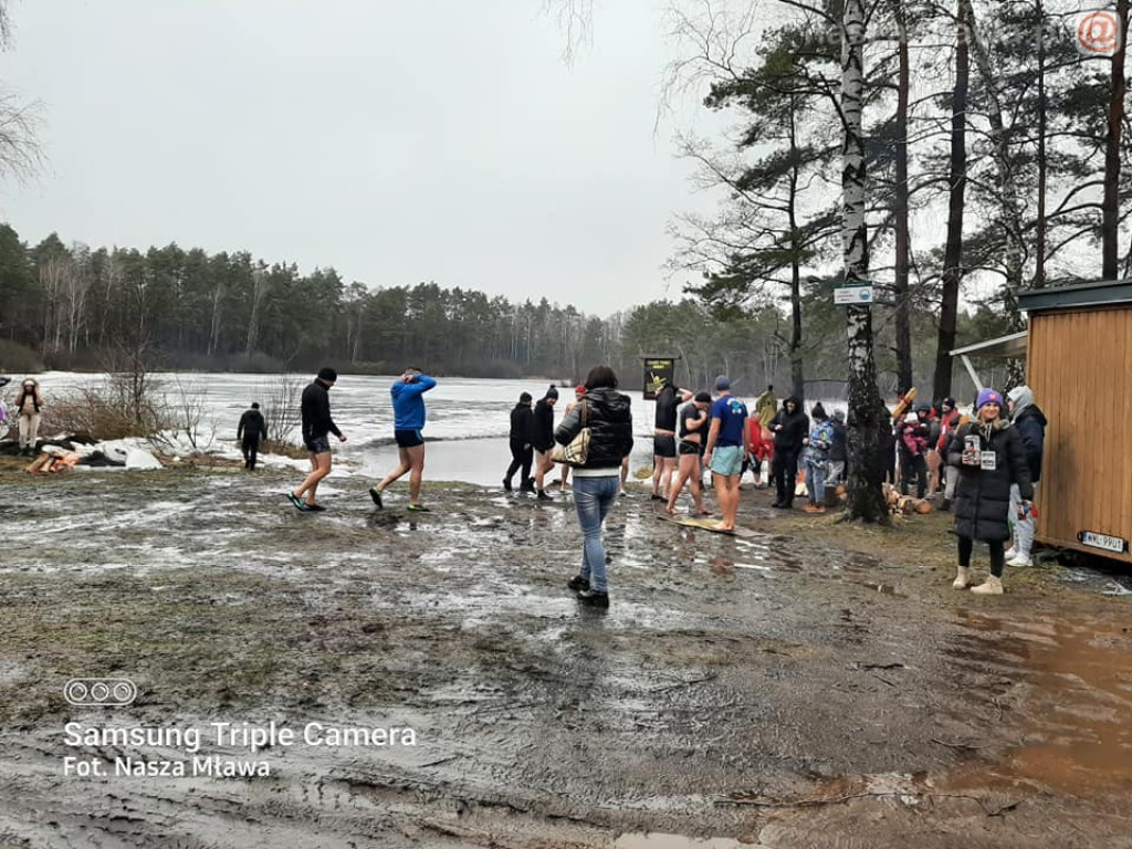 WOŚP. Morsowanie na Krajewie, pokazy i aukcje [ZDJĘCIA i FILMY]