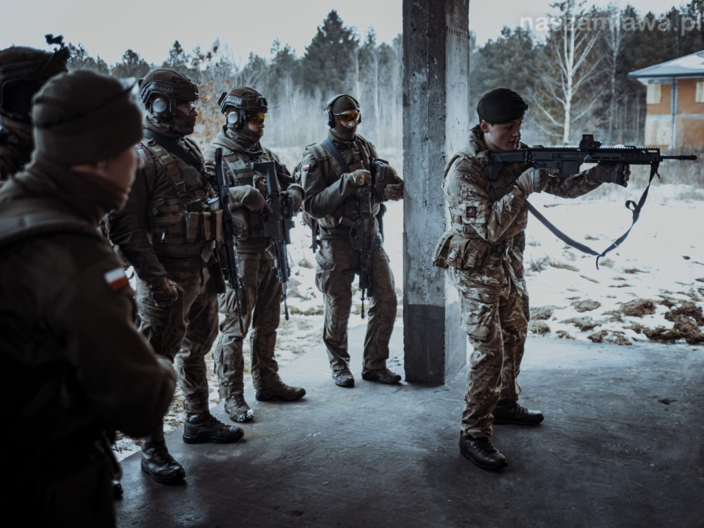 Żołnierze na szkoleniu z Brytyjczykami