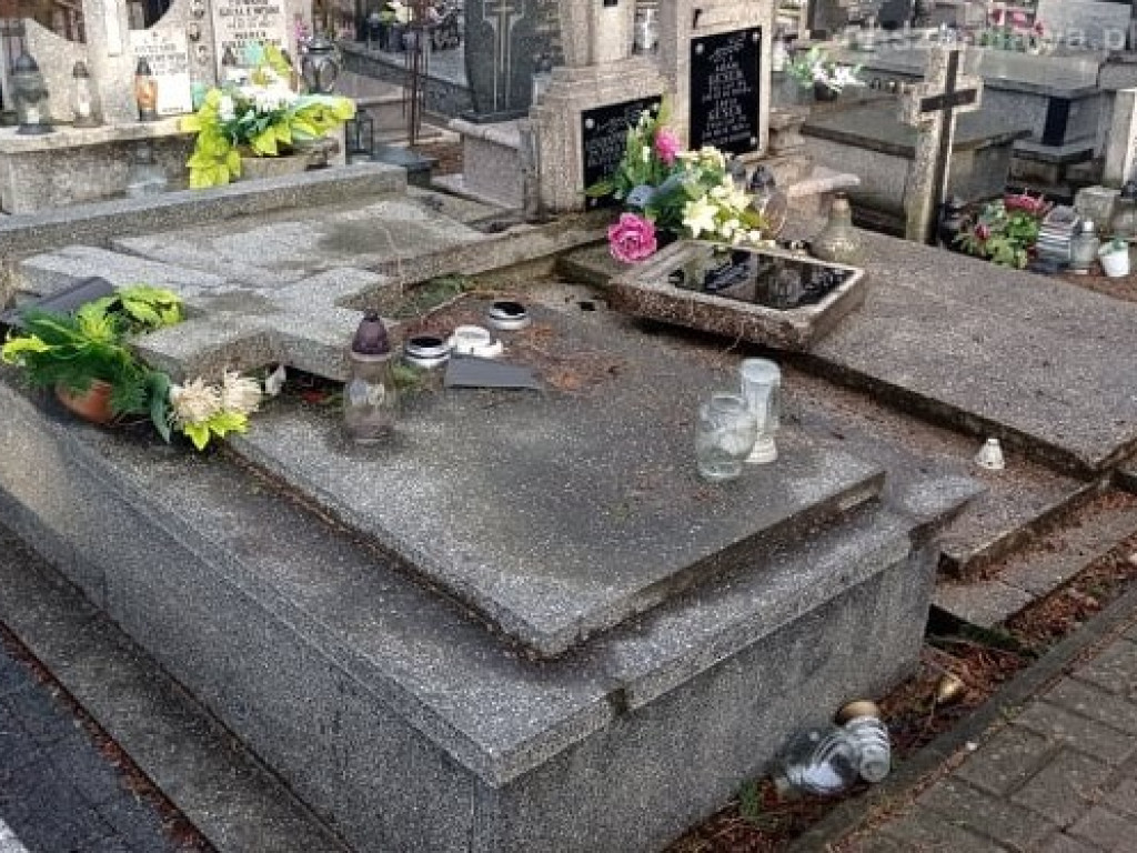 Duże zniszczenia na cmentarzu (Zdjęcia)