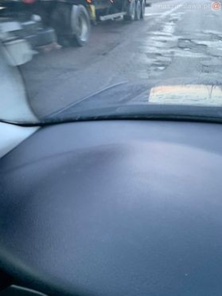 Dziura na dziurze. Powinno się karać zarządcę?