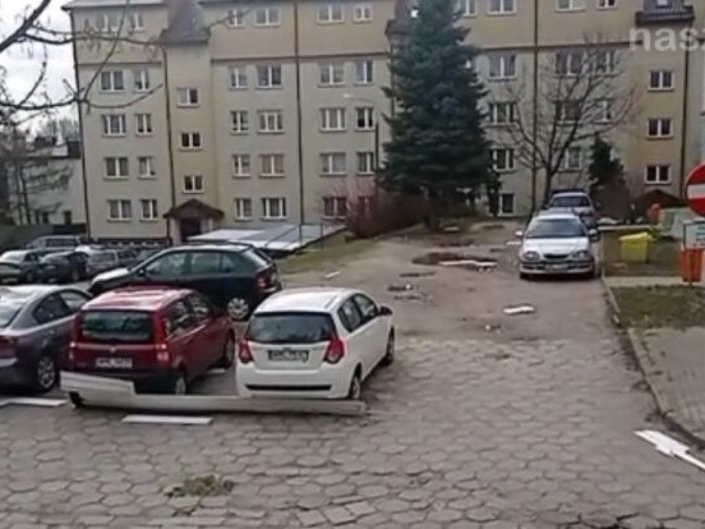 ZDJĘCIA zniszczeń i interwencji strażackich nadesłane przez czytelników