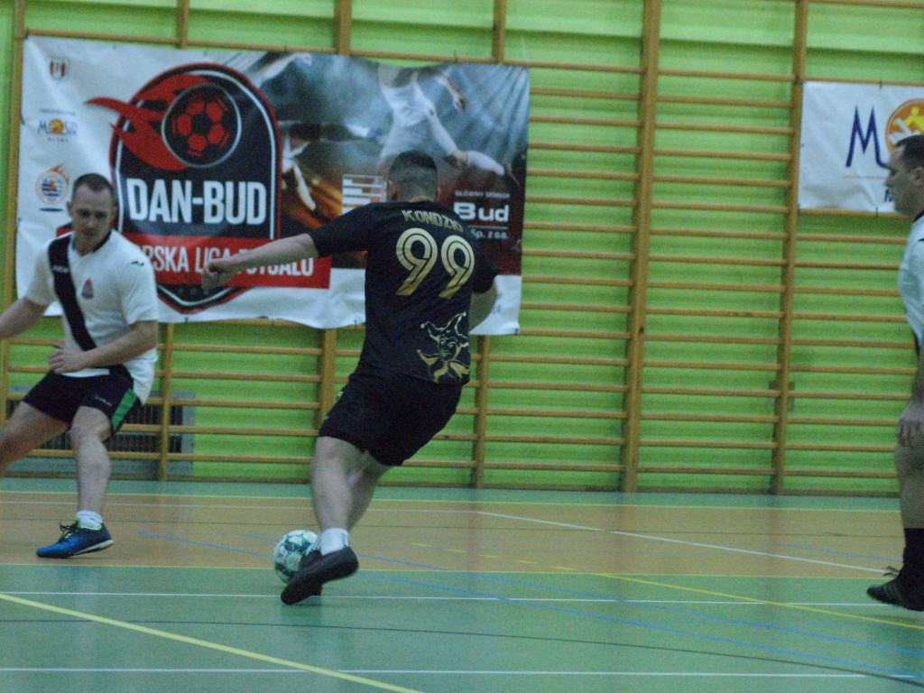 Strażacy kończą na piątkę. Rogalski z koroną