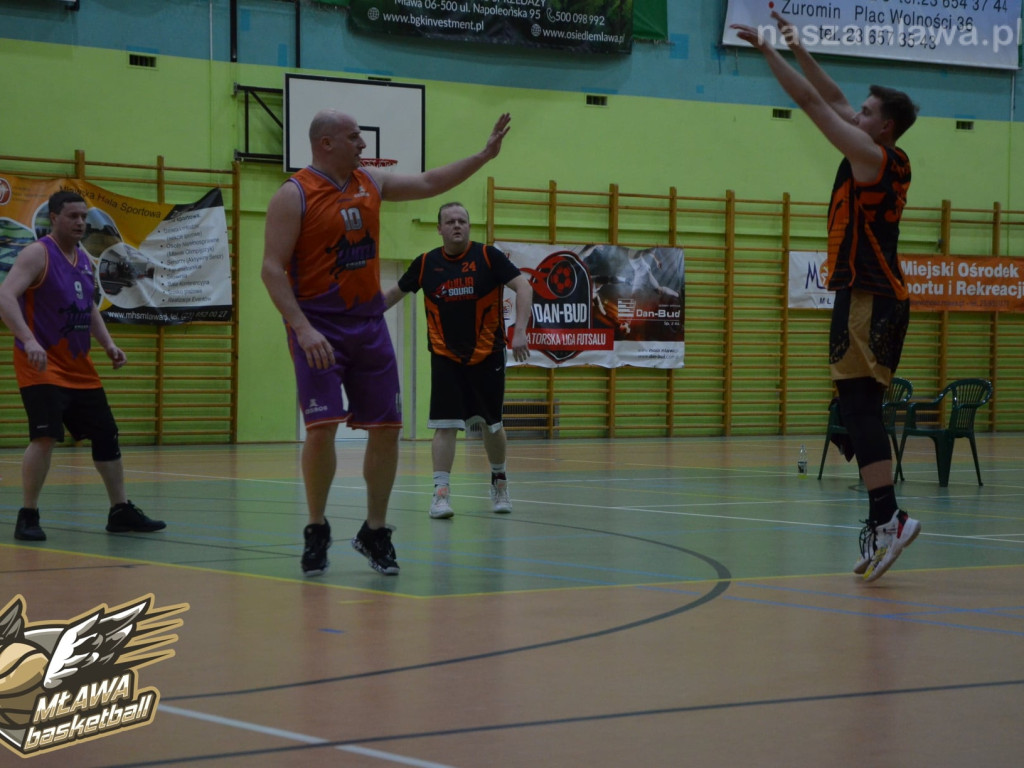 Kontra znowu w finale. Wuja Squad liderem