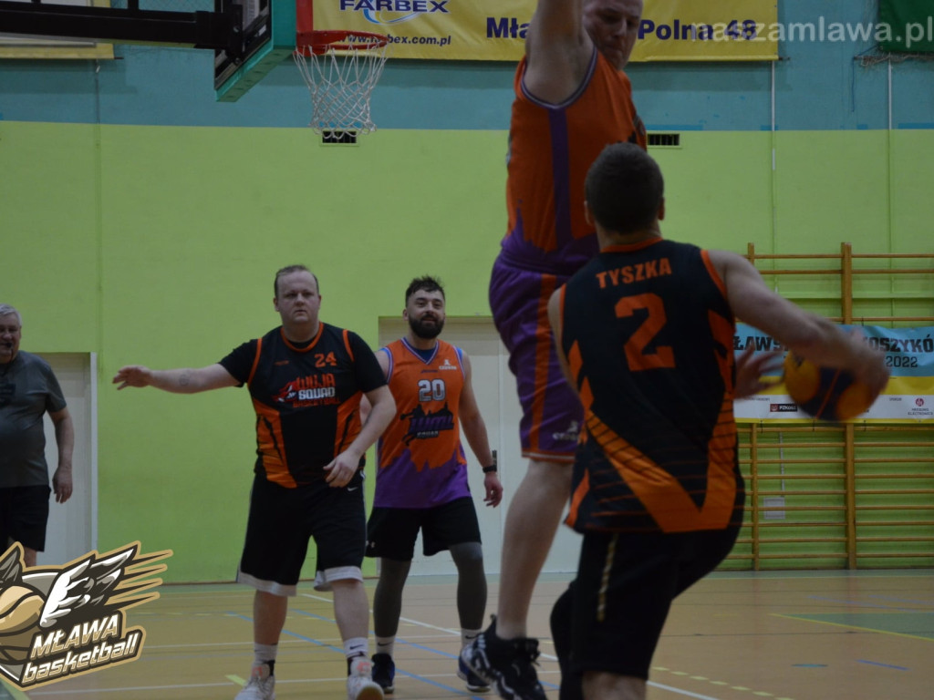 Kontra znowu w finale. Wuja Squad liderem