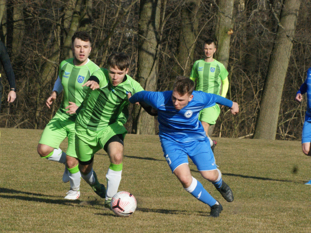 Po punkcie w derbach. Walkower dla Konopek