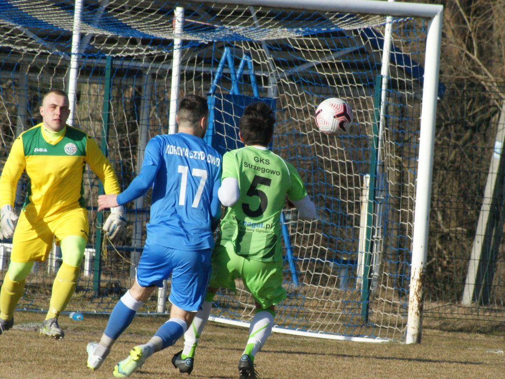 Po punkcie w derbach. Walkower dla Konopek