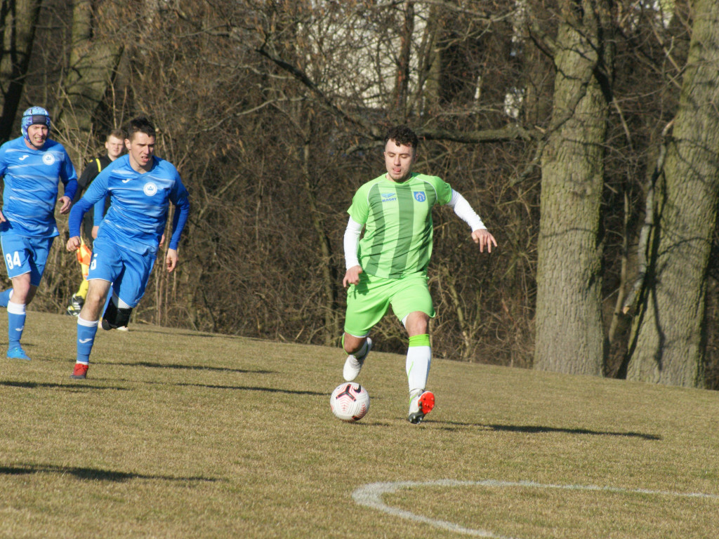 Po punkcie w derbach. Walkower dla Konopek