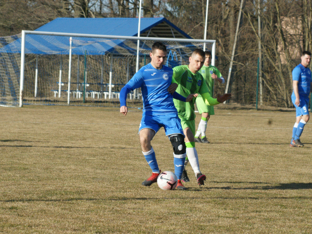 Po punkcie w derbach. Walkower dla Konopek
