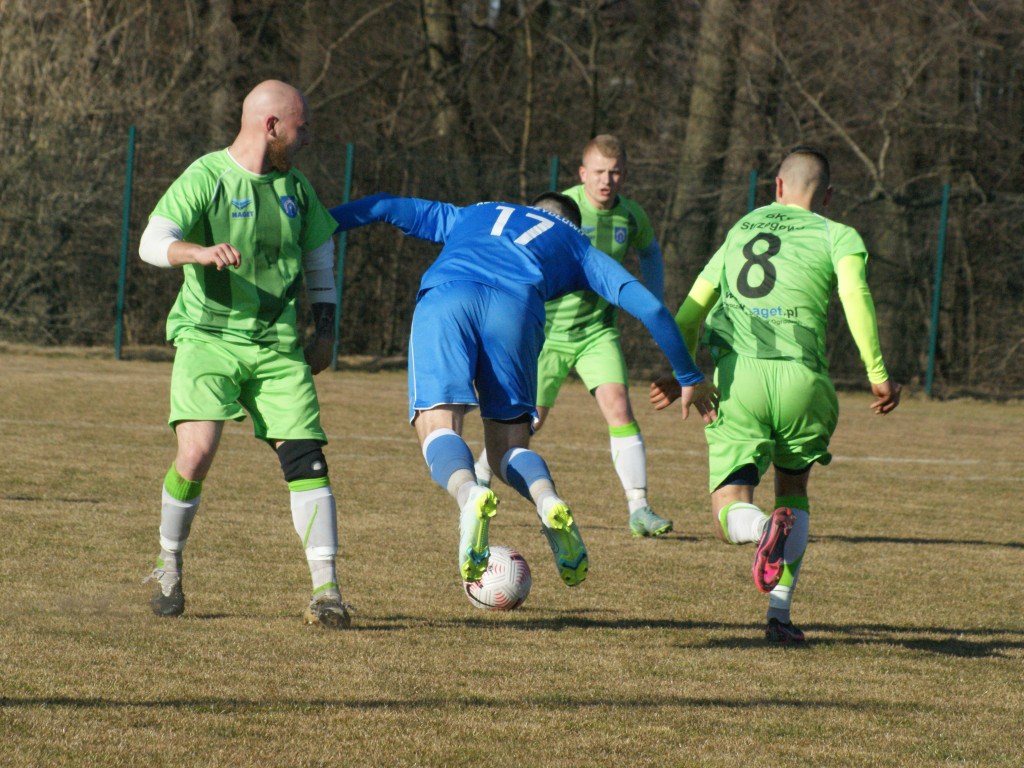 Po punkcie w derbach. Walkower dla Konopek