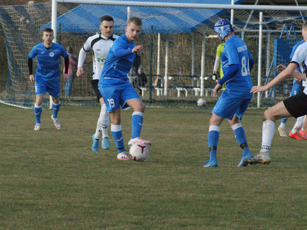 Korona ograła lidera. Dublet Karpińskiego