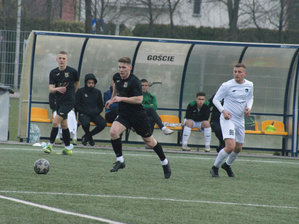 Tuzin goli z outsiderem.  Dwucyfrówka Mławianki