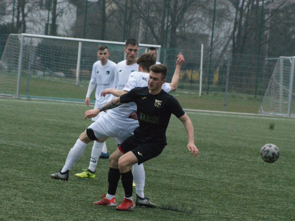 Tuzin goli z outsiderem.  Dwucyfrówka Mławianki