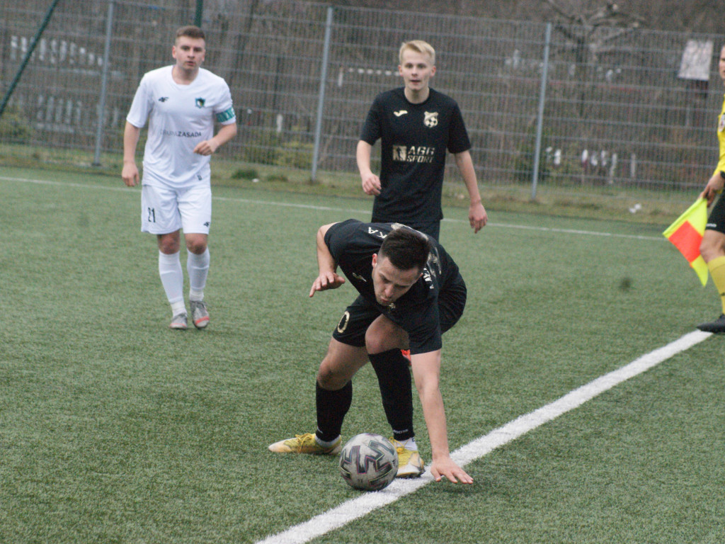 Tuzin goli z outsiderem.  Dwucyfrówka Mławianki