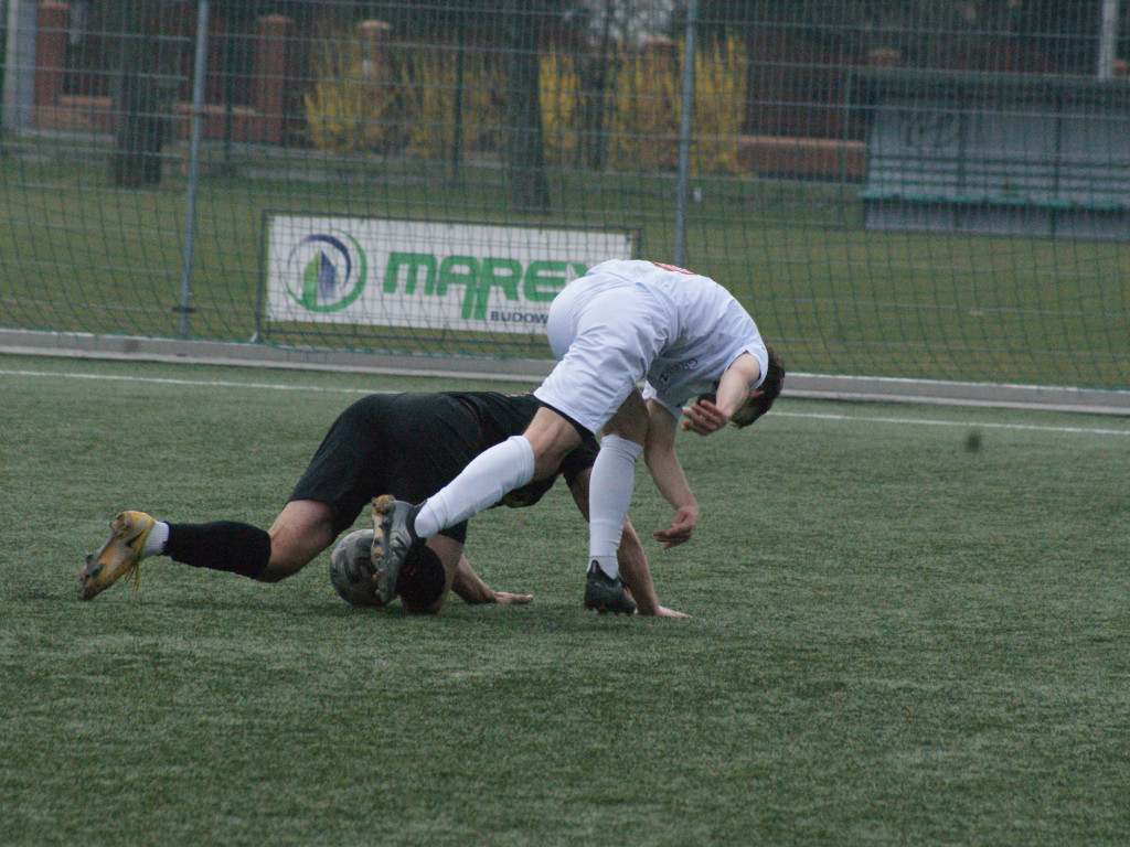 Tuzin goli z outsiderem.  Dwucyfrówka Mławianki