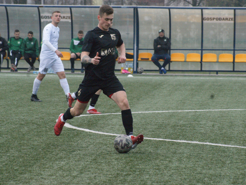 Tuzin goli z outsiderem.  Dwucyfrówka Mławianki