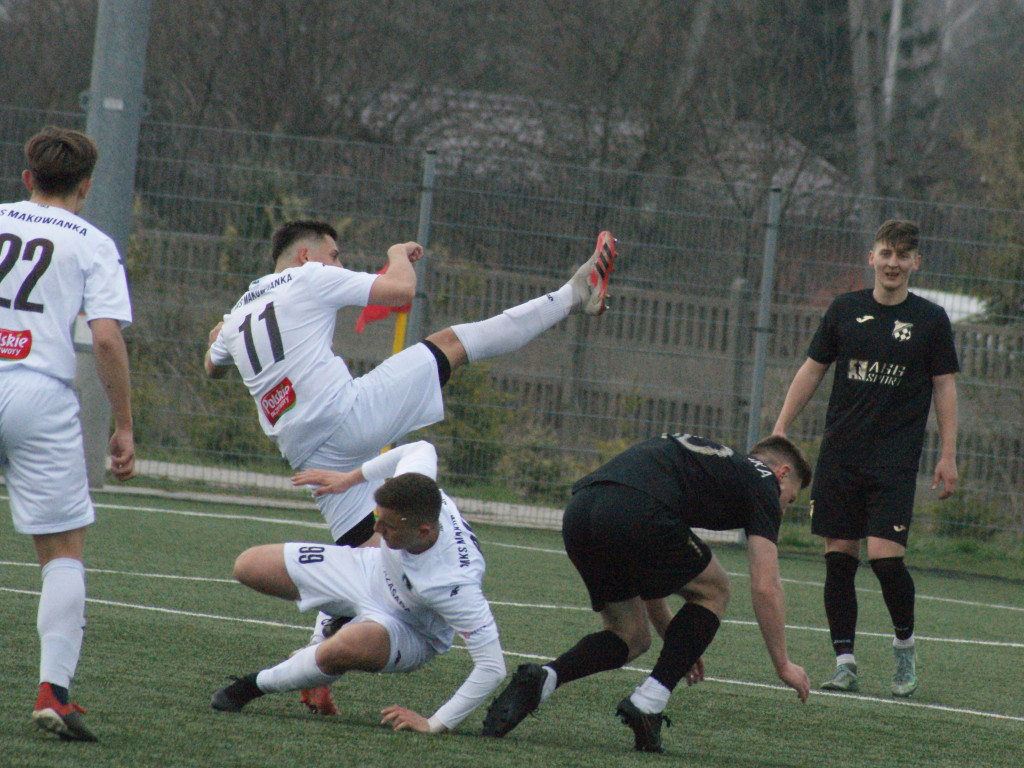 Tuzin goli z outsiderem.  Dwucyfrówka Mławianki