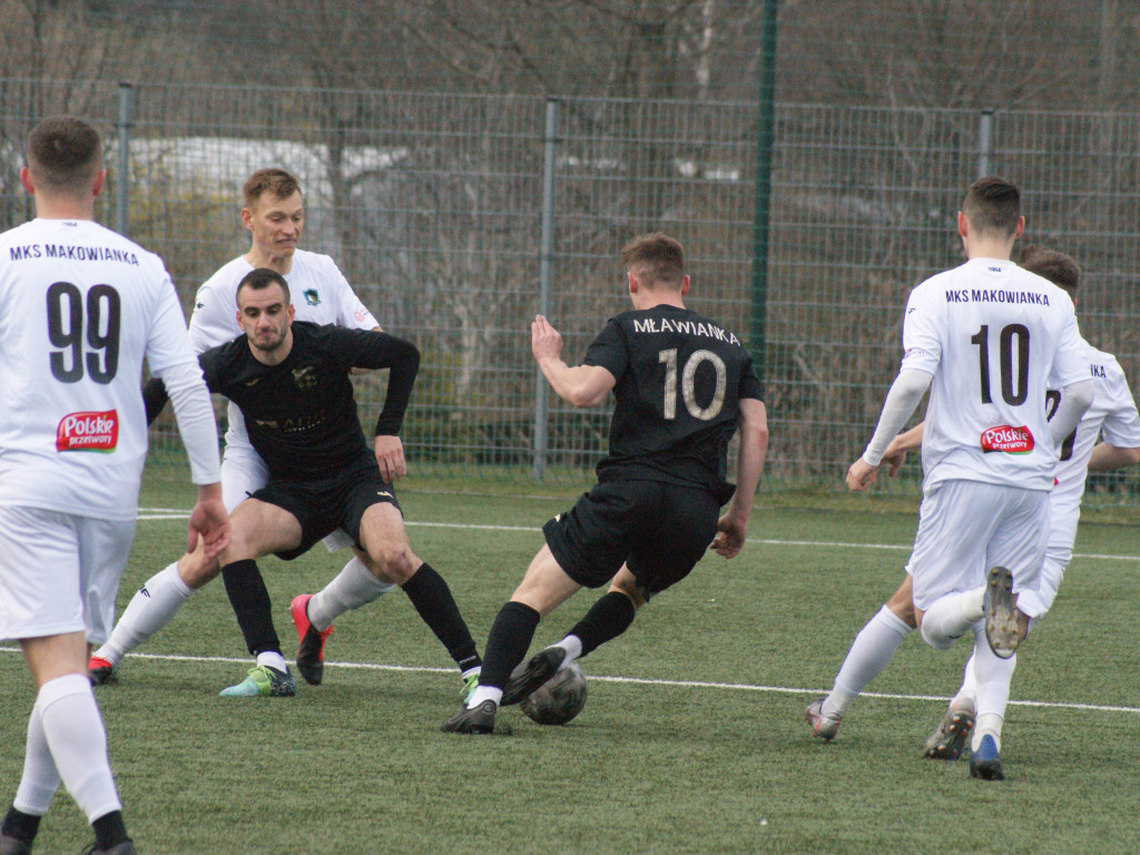 Tuzin goli z outsiderem.  Dwucyfrówka Mławianki