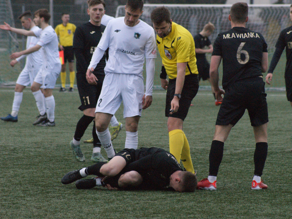 Tuzin goli z outsiderem.  Dwucyfrówka Mławianki