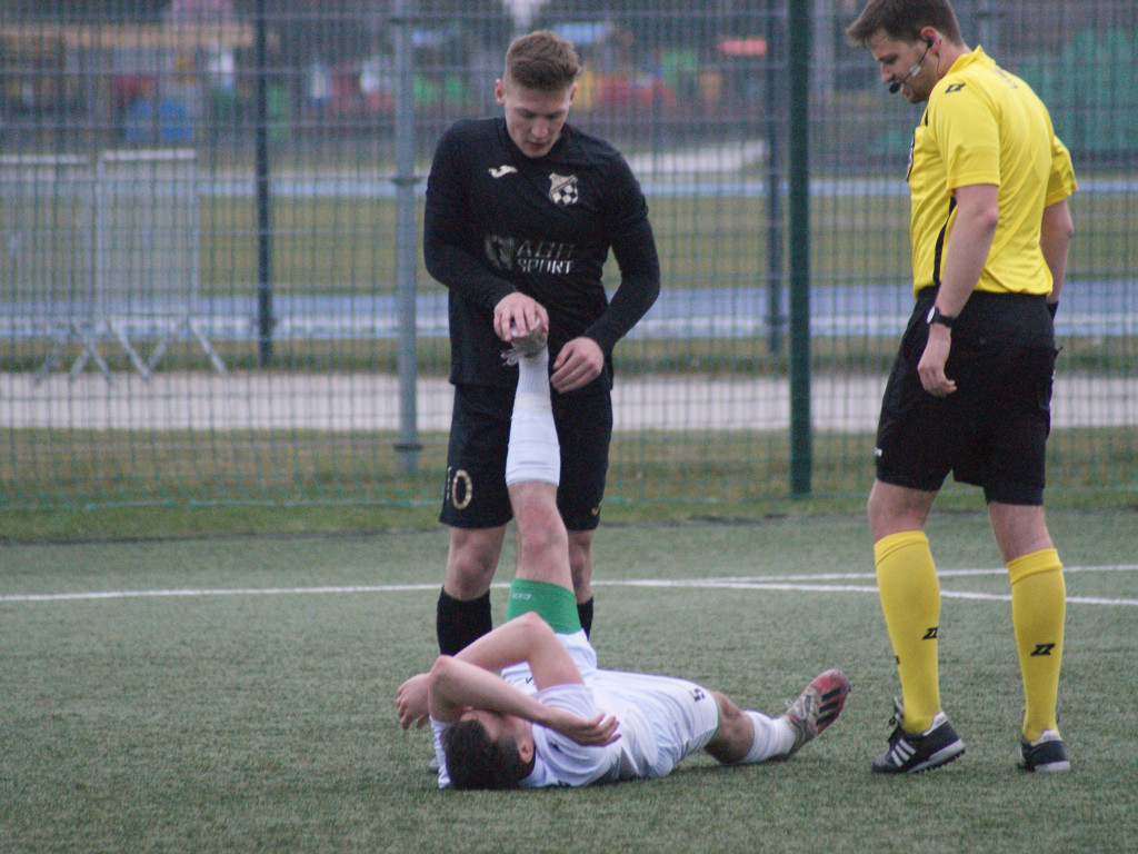 Tuzin goli z outsiderem.  Dwucyfrówka Mławianki