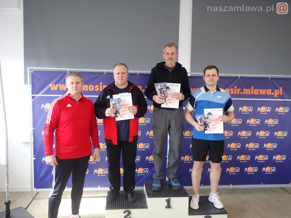 Grochowski wśród dzieci, Sieradzki wśród dorosłych