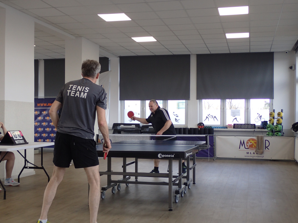 Grochowski wśród dzieci, Sieradzki wśród dorosłych