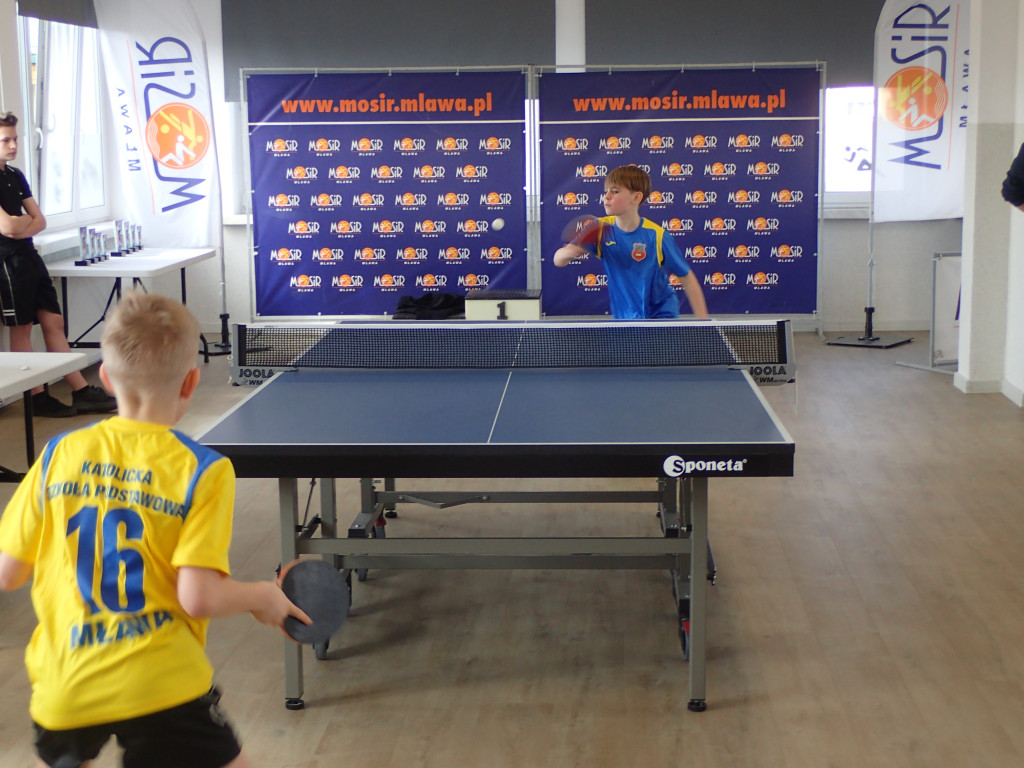 Grochowski wśród dzieci, Sieradzki wśród dorosłych