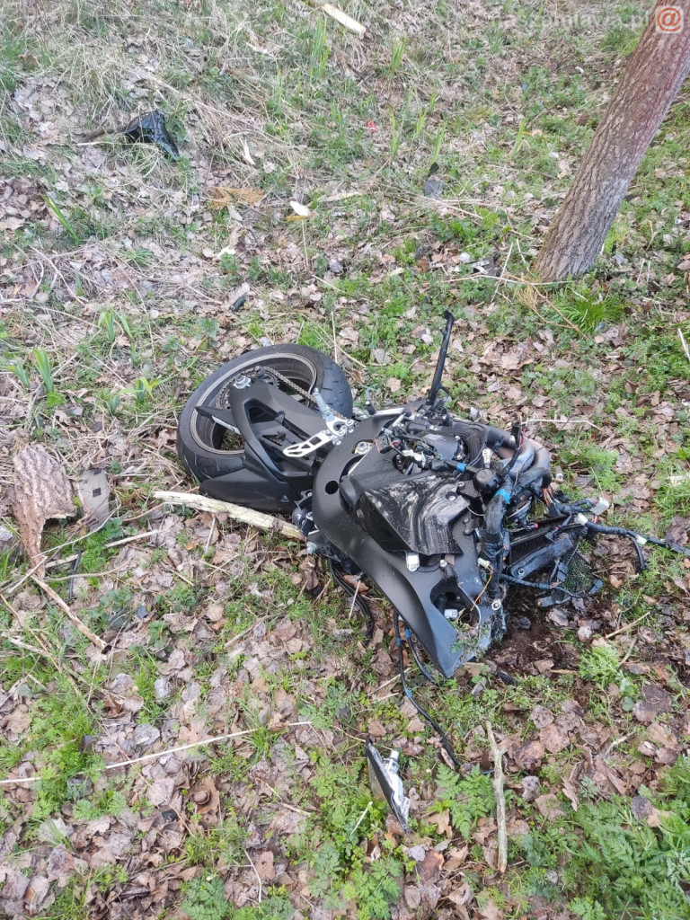 U sąsiadów. Motocykl rozpadł się na części