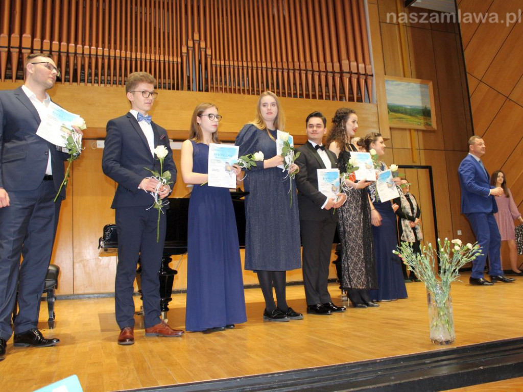 Najlepsi studenci i absolwenci zaśpiewali w Mławie