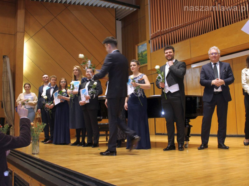Najlepsi studenci i absolwenci zaśpiewali w Mławie