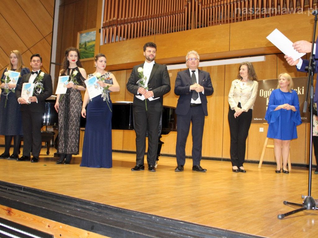 Najlepsi studenci i absolwenci zaśpiewali w Mławie