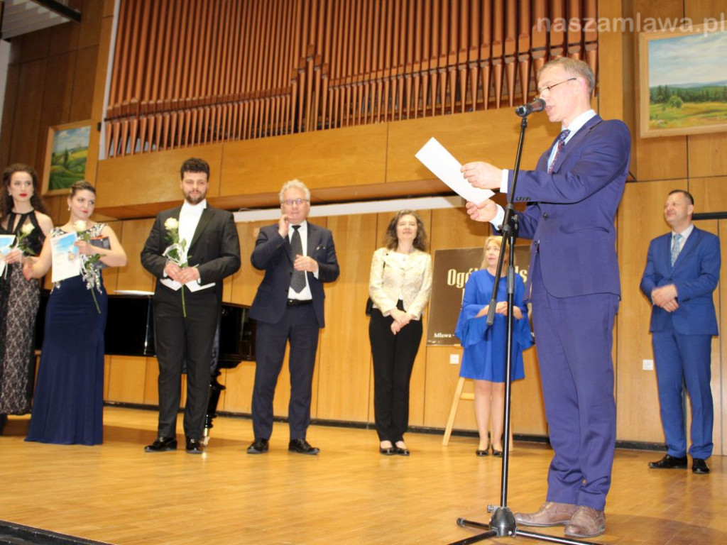 Najlepsi studenci i absolwenci zaśpiewali w Mławie