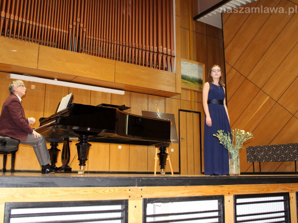 Najlepsi studenci i absolwenci zaśpiewali w Mławie