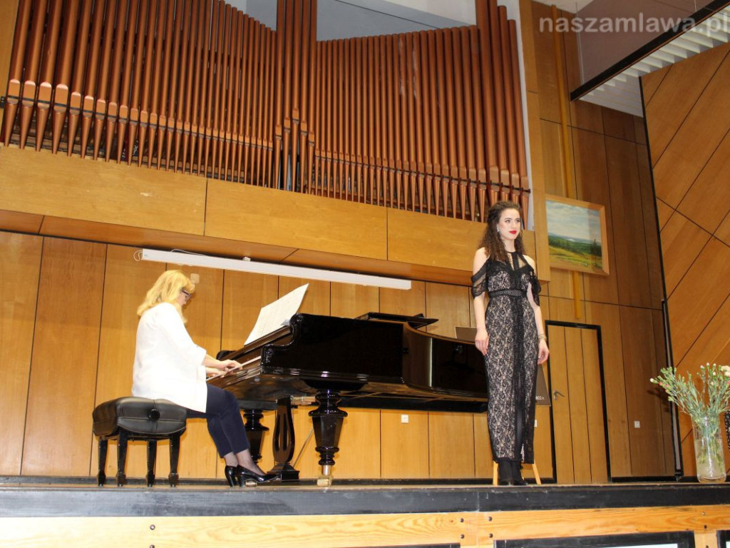 Najlepsi studenci i absolwenci zaśpiewali w Mławie