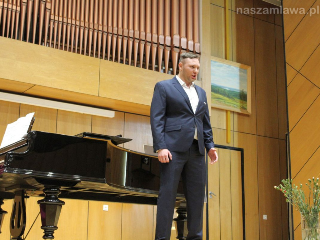 Najlepsi studenci i absolwenci zaśpiewali w Mławie