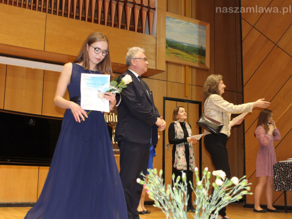 Najlepsi studenci i absolwenci zaśpiewali w Mławie