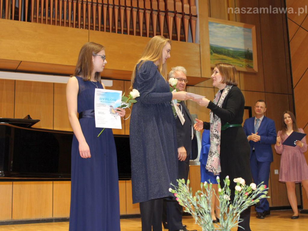 Najlepsi studenci i absolwenci zaśpiewali w Mławie